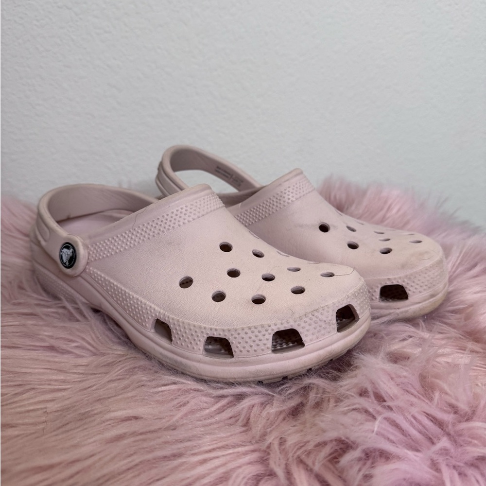 CROCS Classic Clog in Pale Pink